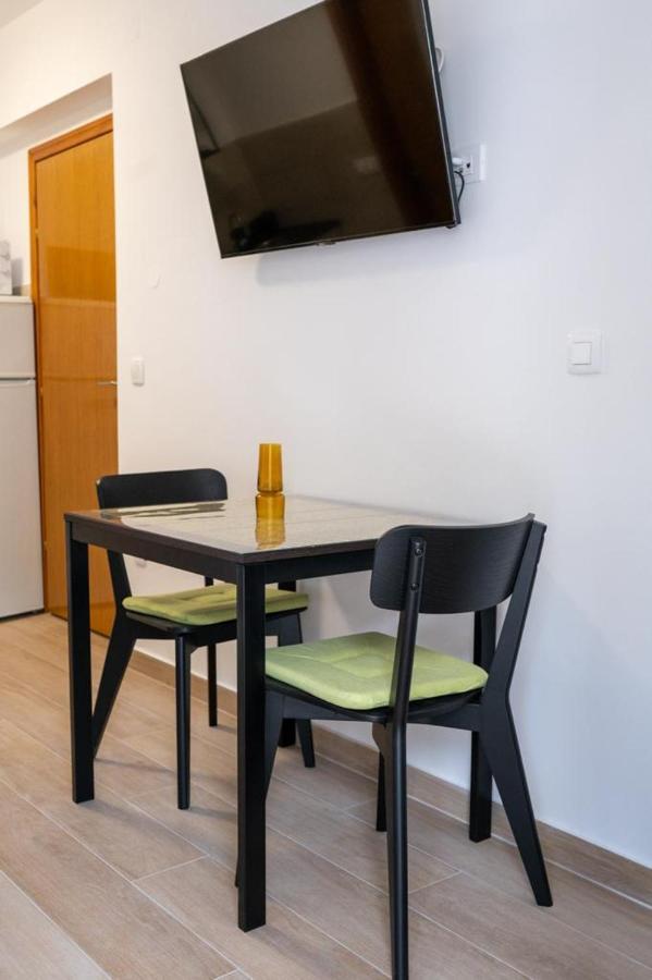 Charming Apartments Duce Омиш Экстерьер фото